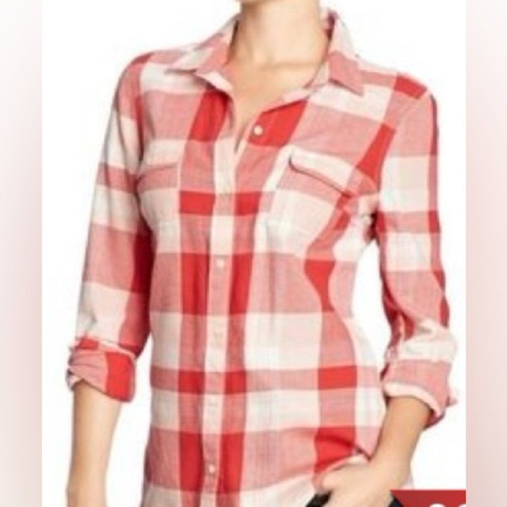 🍁Classic Button Down Peach/Cream Top